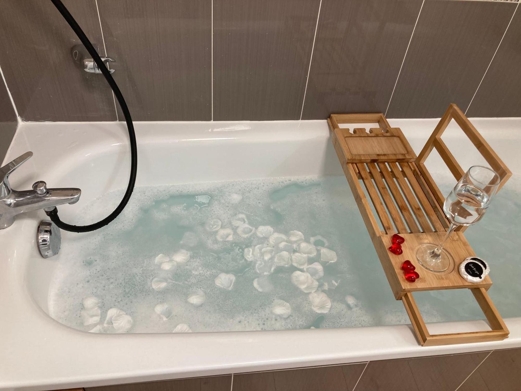 Comfort And Tranquility Near Lyon And Groupama Stadium, 4 Personnes Meyzieu Kültér fotó